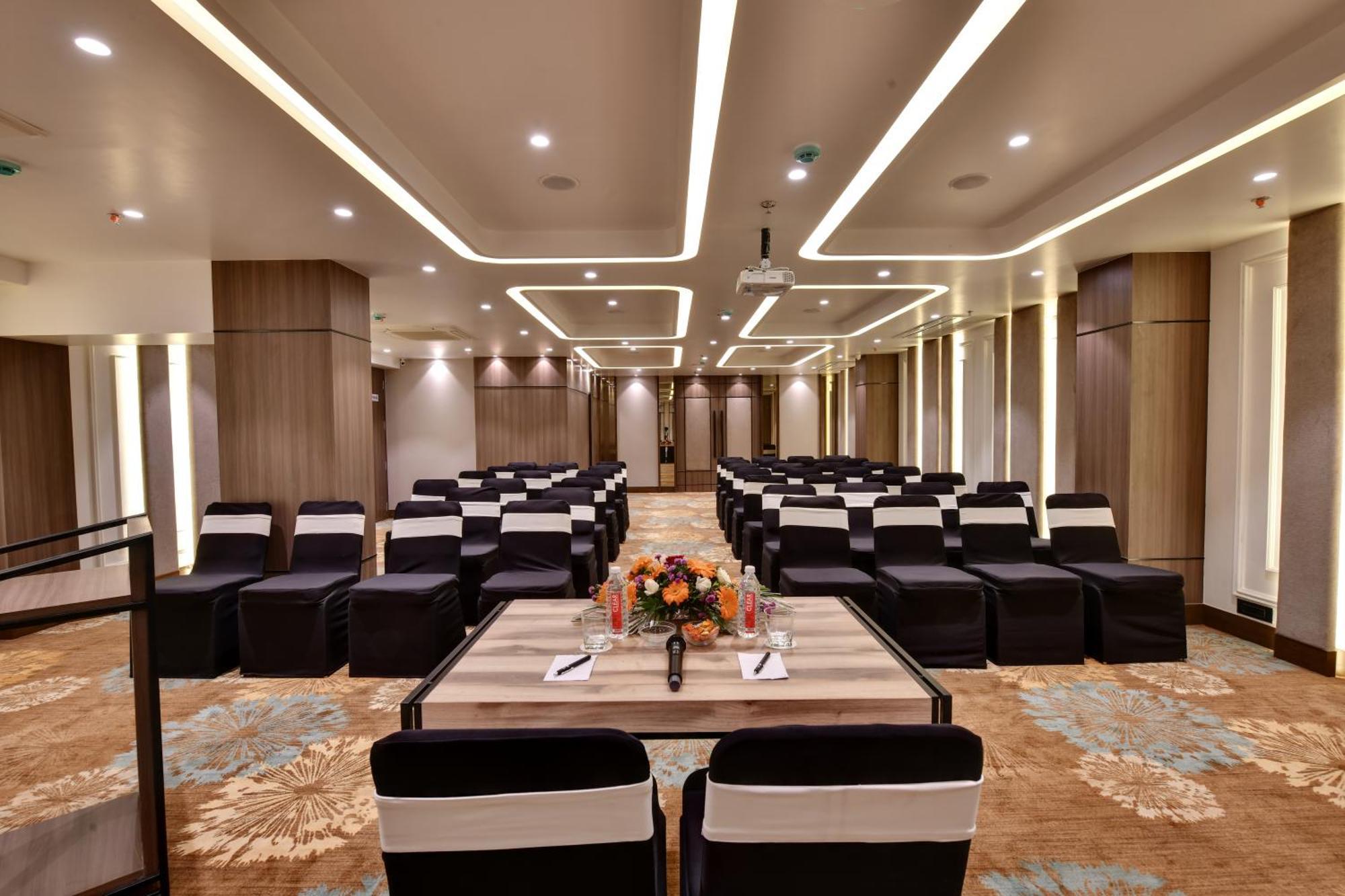 Click Hotels Andheri Midc Mumbai Exteriör bild