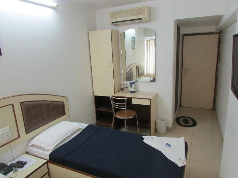 Click Hotels Andheri Midc Mumbai Exteriör bild